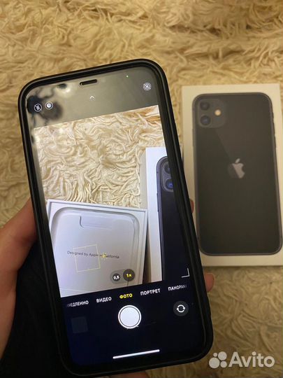 Телефон iPhone 11