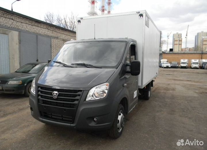 Водитель с личным грузовым автомобилем