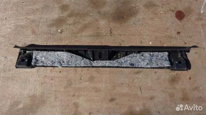 Накладка замка багажника Toyota Allex NZE124