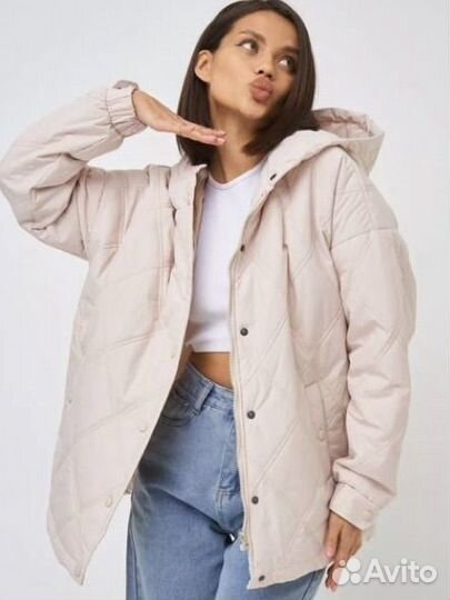 Куртка женская весенняя стеганая с капюшоном