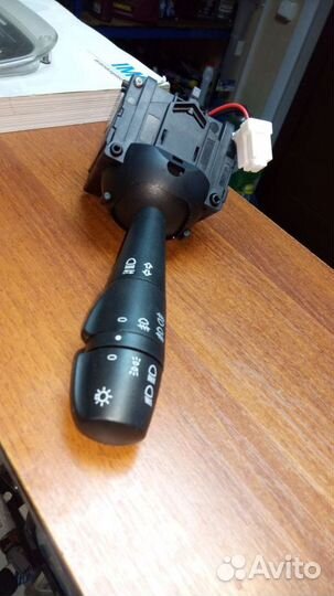 Переключатель подрулевой Рено Логан 2, Сандеро 2