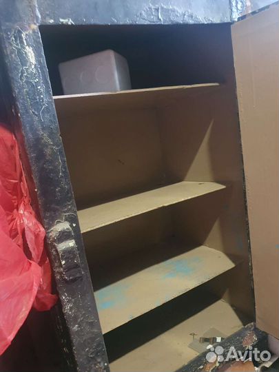 Сейф стальной