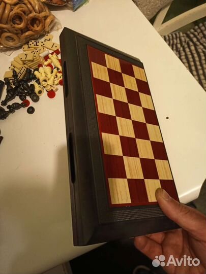 Шахматы шашки нарды, домино