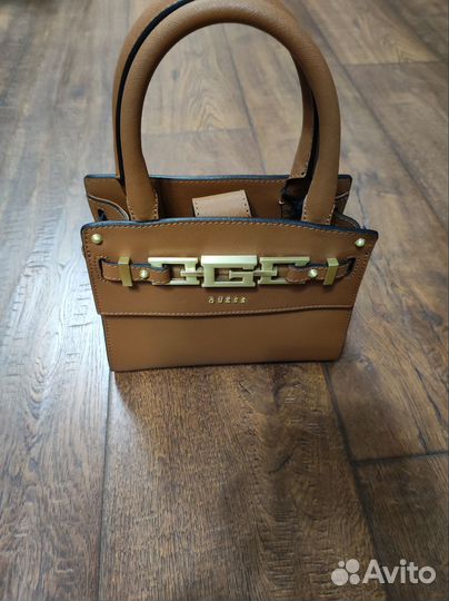 Новая итальянская кожаная женская сумочка Guess