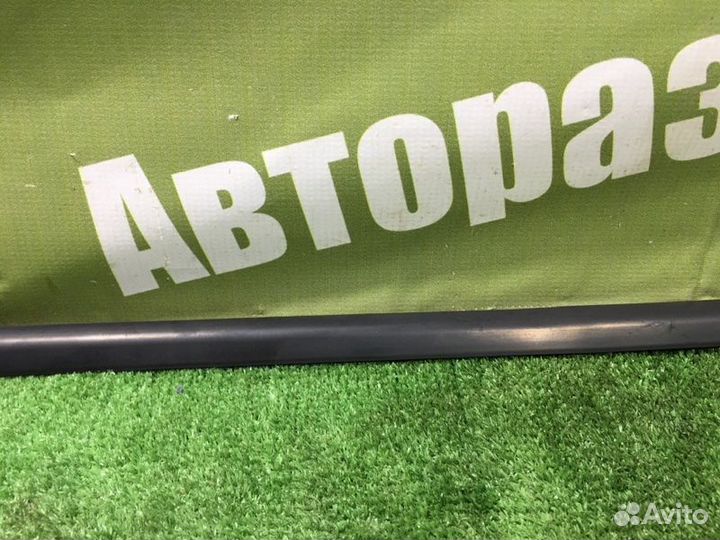 Уплотнитель стекла двери задний левый Ford Focus 2