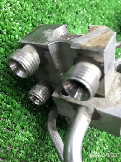 Топливная рампа Audi A8 D3 BVJ 4.2 FSI 2007