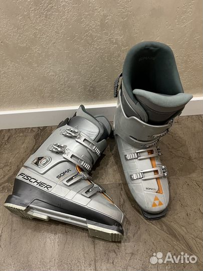 Горнолыжные ботинки fisher