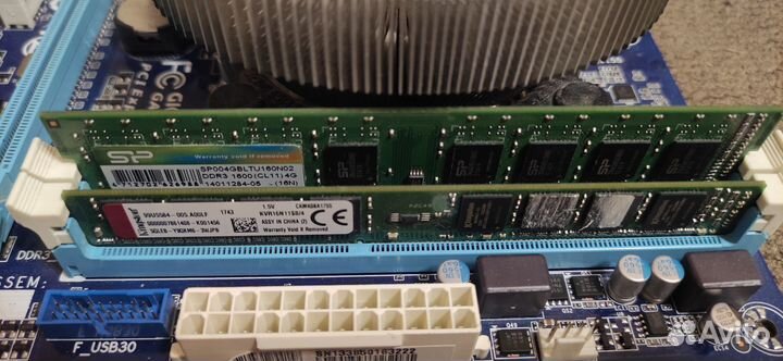 Материнская плата с процессором и кулером