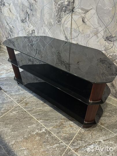 Столик под тв