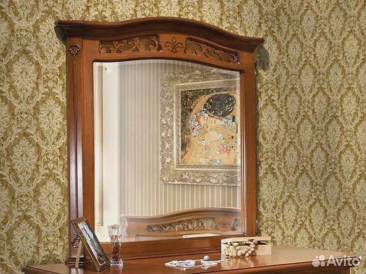 Комод с зеркалом 