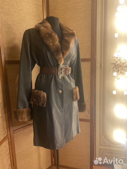Кожаное пальто на осень с норкой