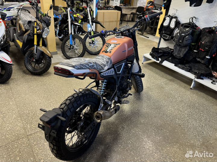 Дорожный мотоцикл Avantis City