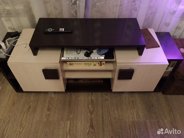Тумба под телевизор