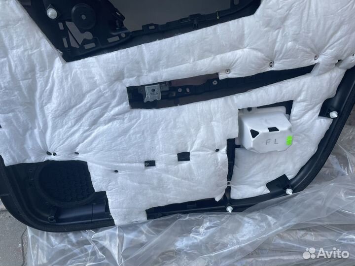 Обшивка водительской двери X-Trail