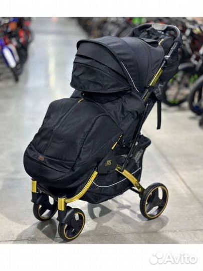 Коляска прогулочная всесезонная лёгкая