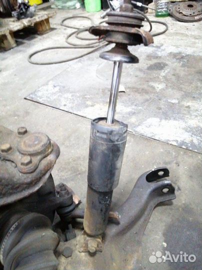 Амортизатор передний правый Opel Frontera