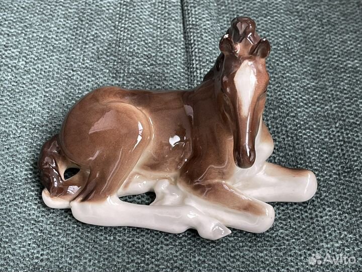 Фарфоровая статуэтка СССР лфз жеребенок