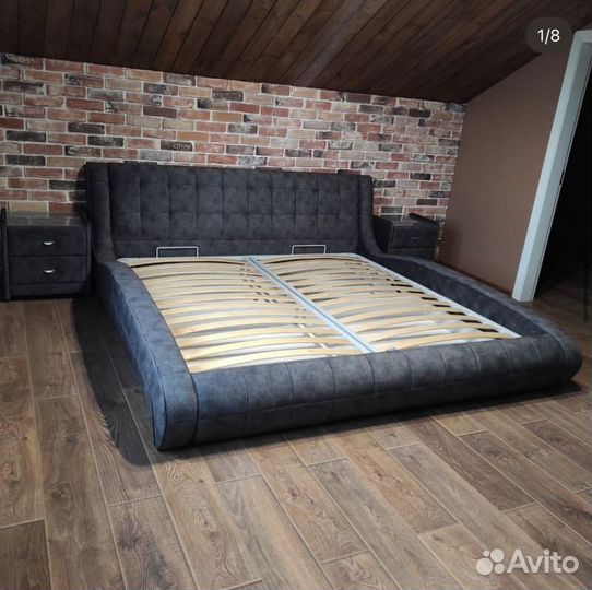 Кровать двуспальная с подъемным механизмом