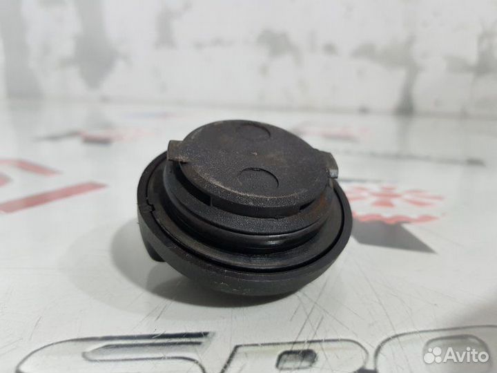 Крышка маслозаливной горловины Chevrolet Cruze