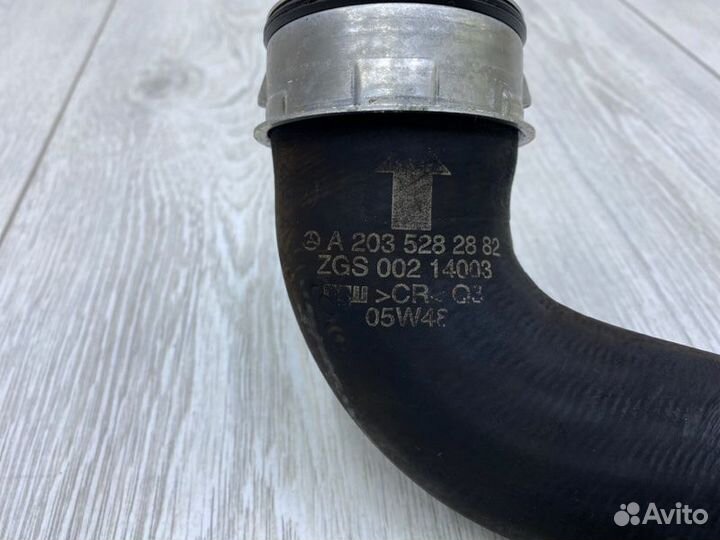 Патрубок интеркулера левый Mercedes C-Class W 203