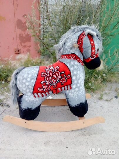 Качалка лошадь