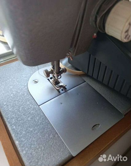 Швейная машина Чайка 132м