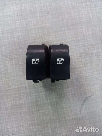 Блок кнопок стеклоподъемников Renault Megane2