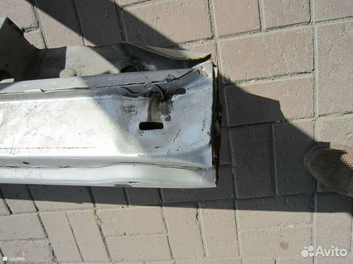 Порог на toyota avensis AZT250, AZT250L, AZT250W