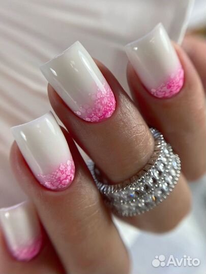 Маникюр и педикюр в 4 руки