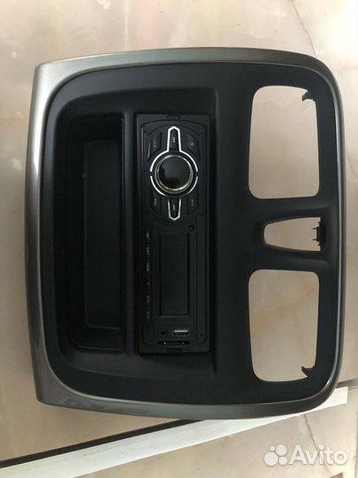 Рамка для магнитолы renault logan 2