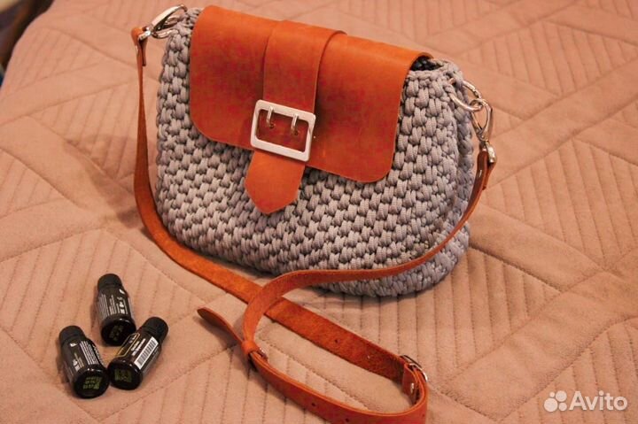 Сумка из полиэфирного шнура с кожаной фурнитурой