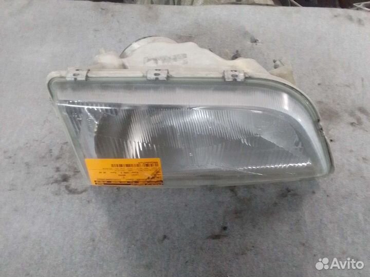 Фара правая Volvo S40 1998-2001