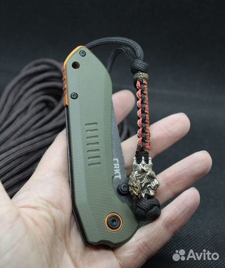 Темляк для ножа из паракорда 