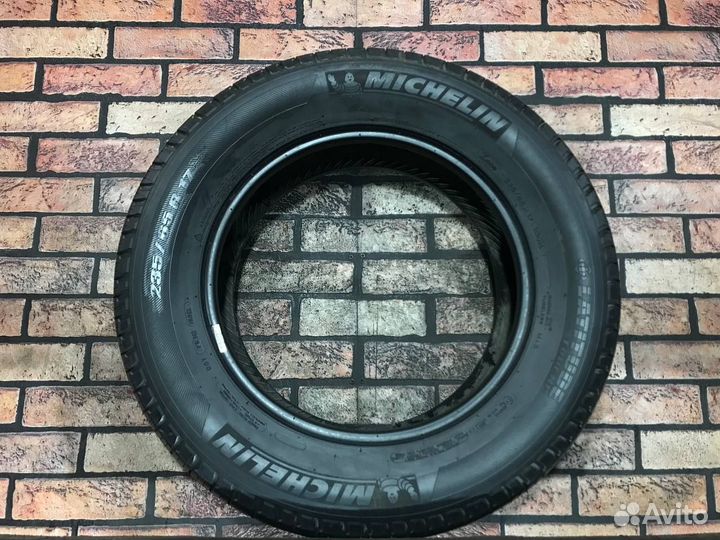 Michelin Latitude Tour HP 235/65 R17 104V