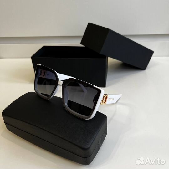 Солнечные очки gucci