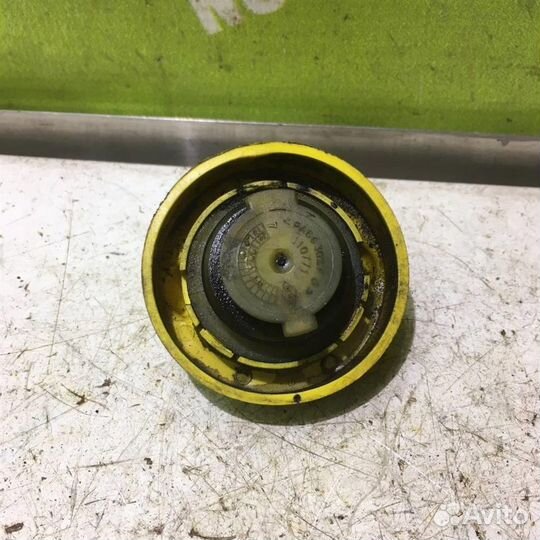 Крышка маслозаливной горловины Рено Сценик 2