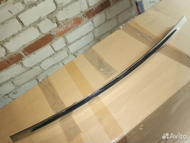 Молдинг багажника мерседес GLA, 2016г.в. X156