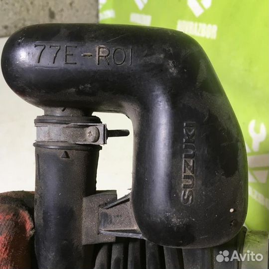 Патрубок воздушного фильтра Сузуки Гранд Витара