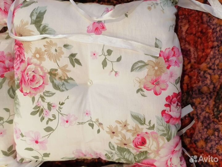 Бортики- подушками в кроватку