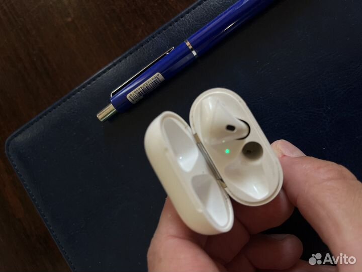 AirPods 2 (кейс и правый наушник, оригинал)