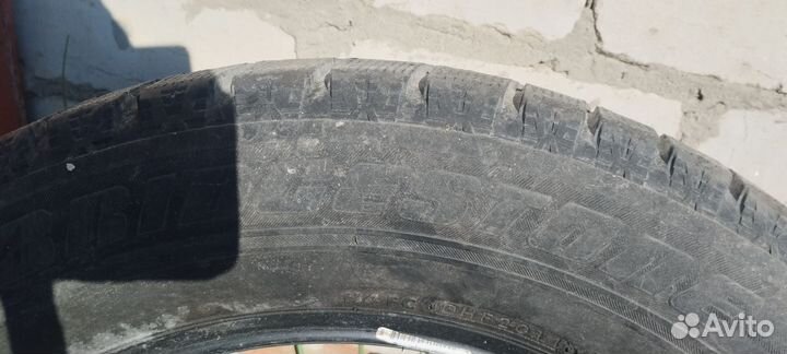 Bridgestone Blizzak Revo GZ 225/60 R17