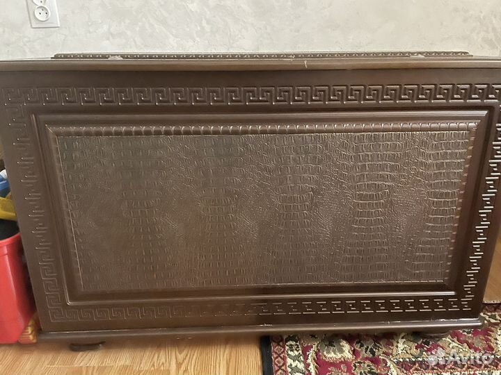 Сундук деревянный