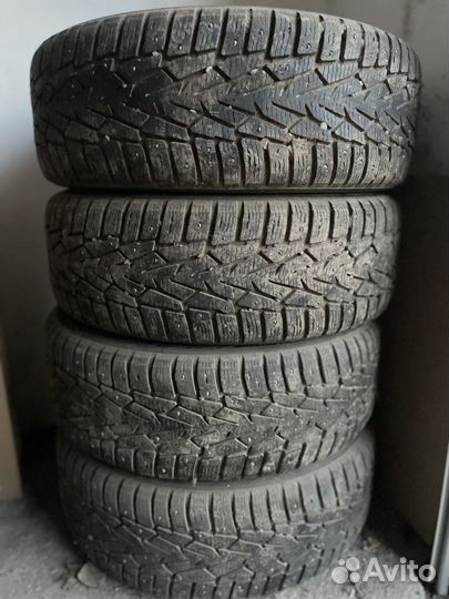 Nokian Tyres Hakkapeliitta 7 215/65 R16