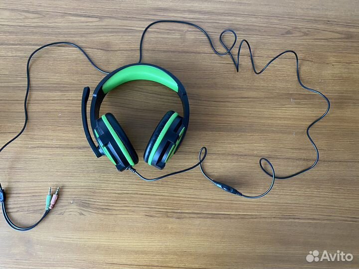 Проводные наушники