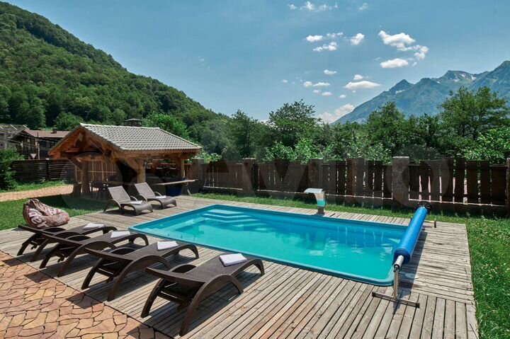 Дом 340 м² на участке 7,5 сот.