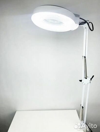 Лампа-лупа настольная