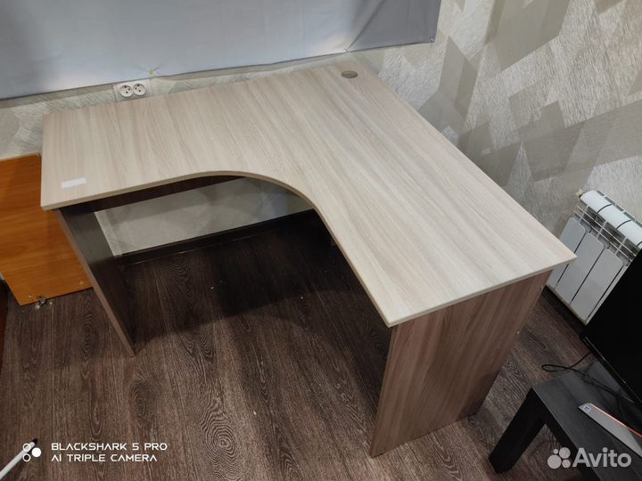 Стол угловой