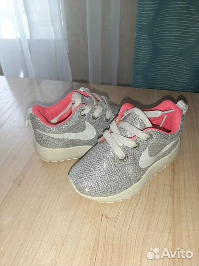 Кроссовки для девочки