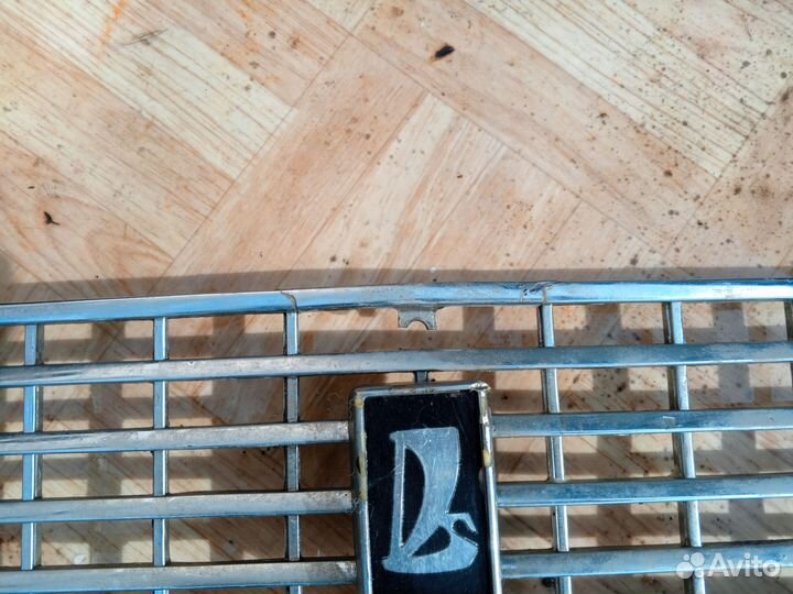 Передняя решетка ваз 2101