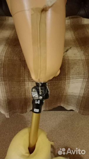 Протез правой ноги мужской